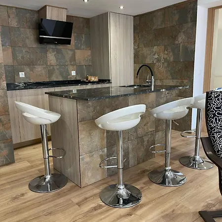 Daire Solguest Apt Centro 1ª Linea De Playa Estepona